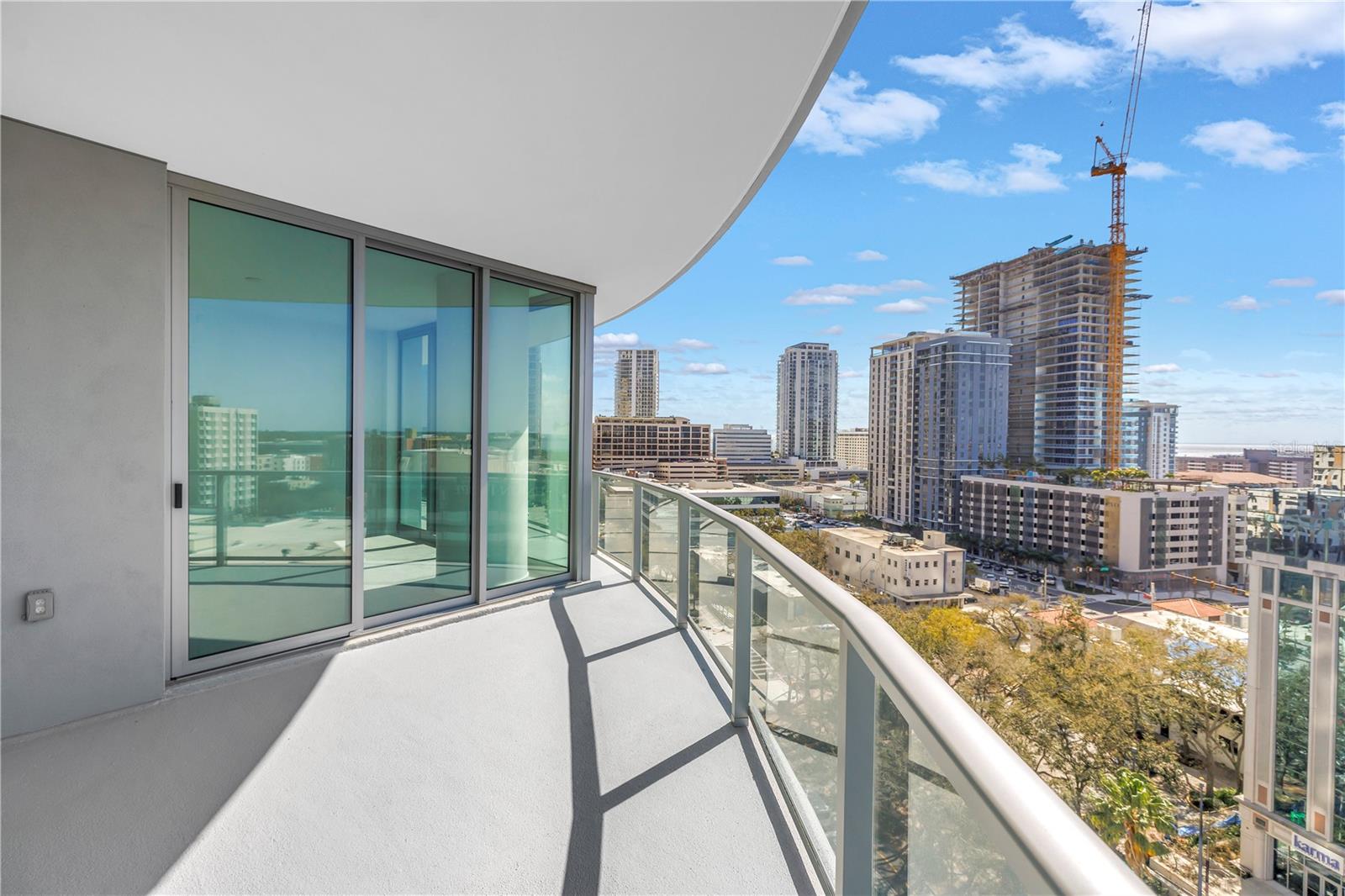 400 CENTRAL - Residential Lease