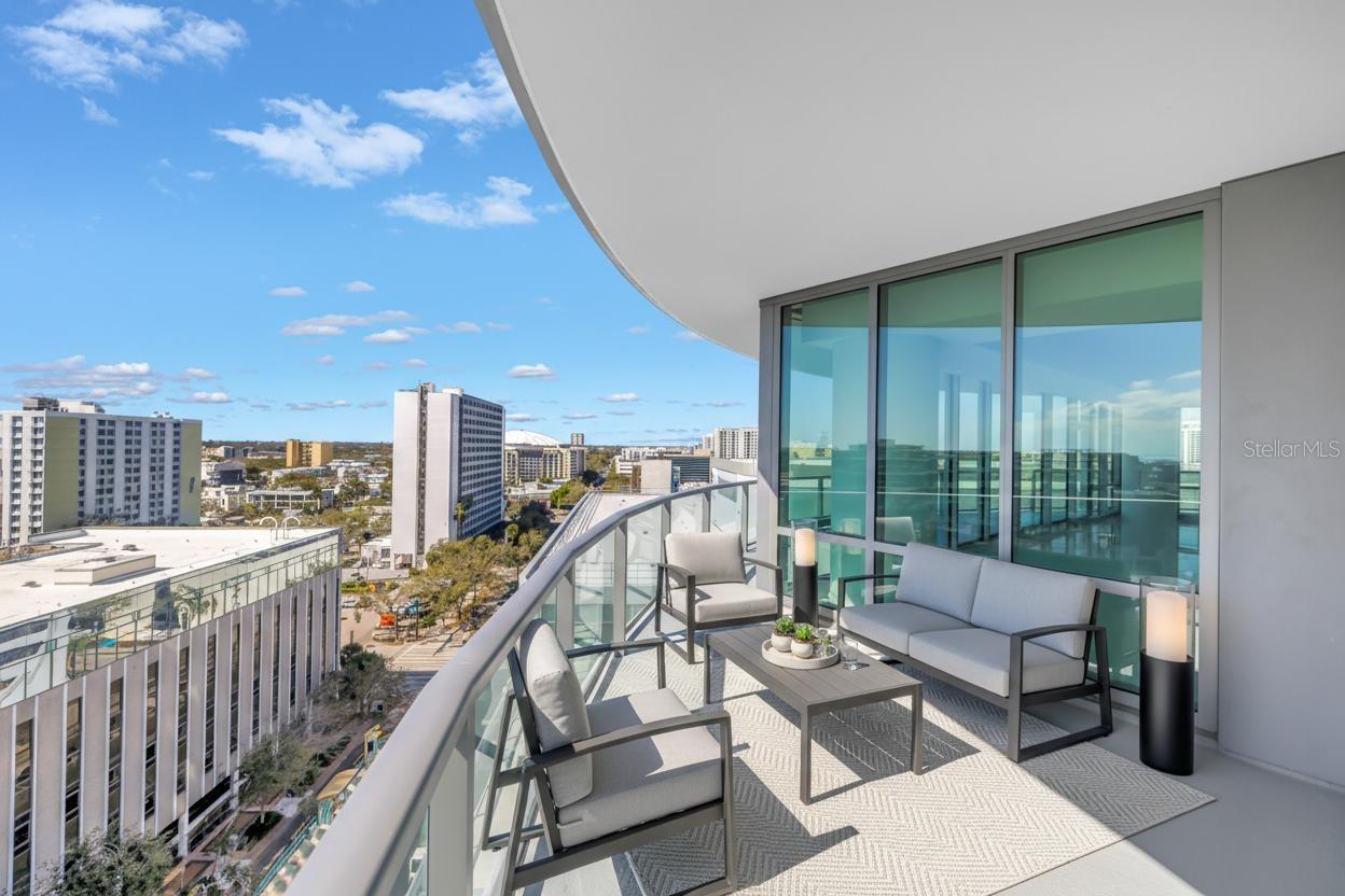 400 CENTRAL - Residential Lease