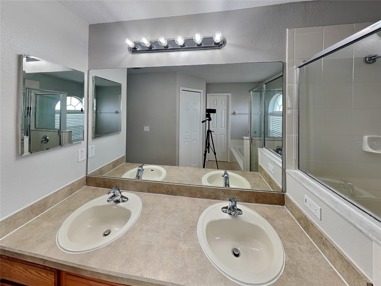 ARBOR RIDGE UNIT 03 - Residential Lease