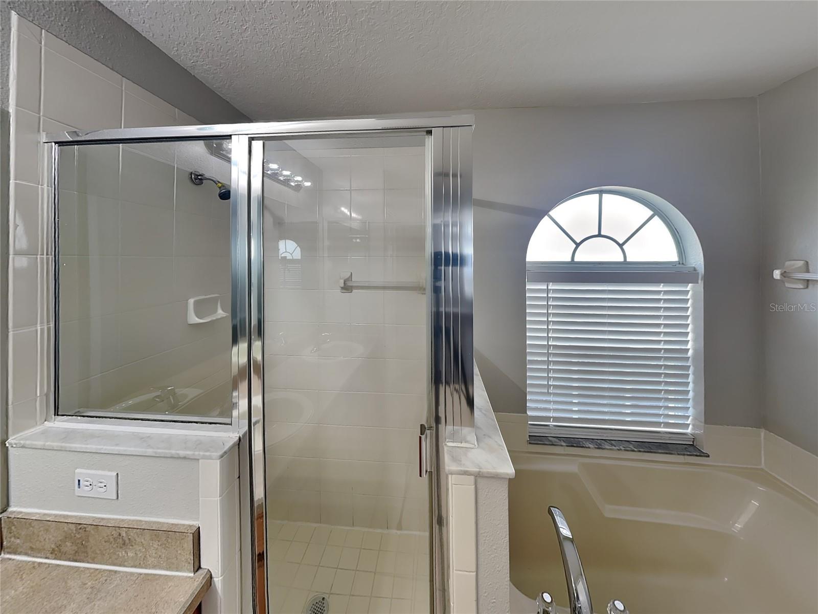 ARBOR RIDGE UNIT 03 - Residential Lease