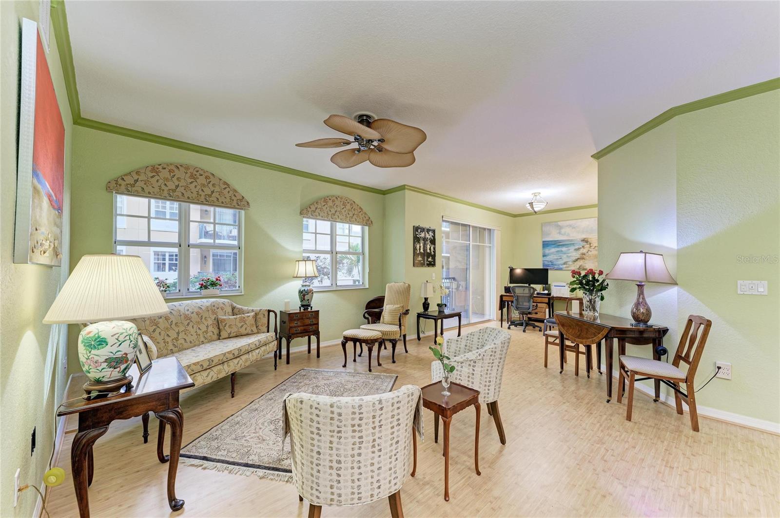 BROADWAY PROMENADE - Residential