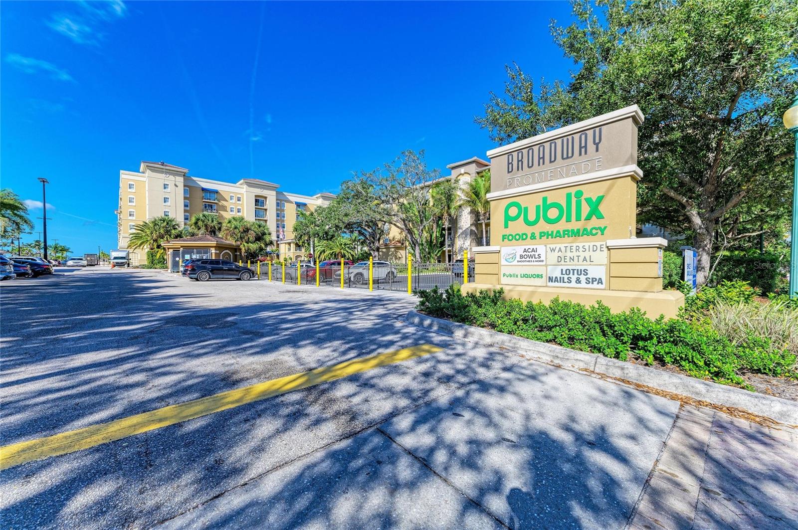 BROADWAY PROMENADE - Residential