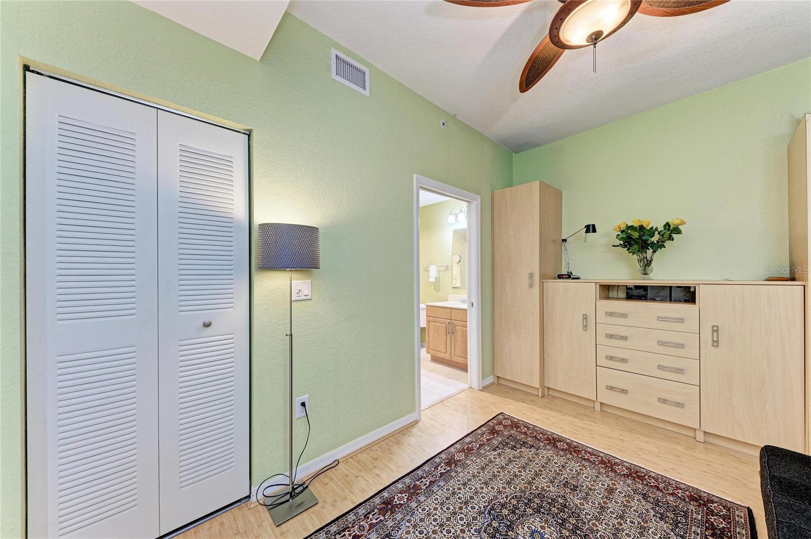 BROADWAY PROMENADE - Residential