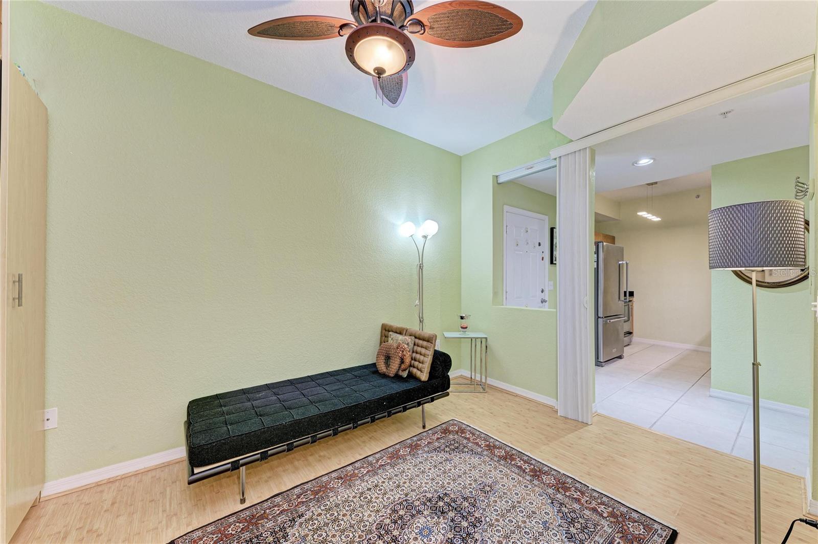 BROADWAY PROMENADE - Residential