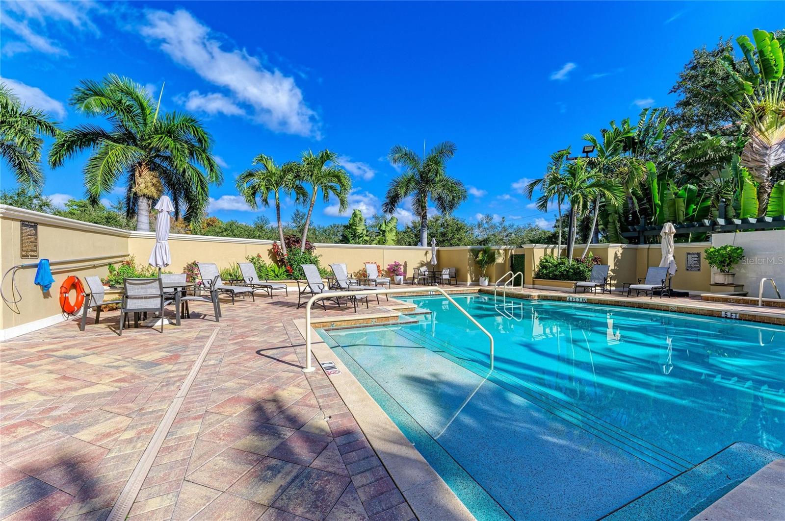 BROADWAY PROMENADE - Residential