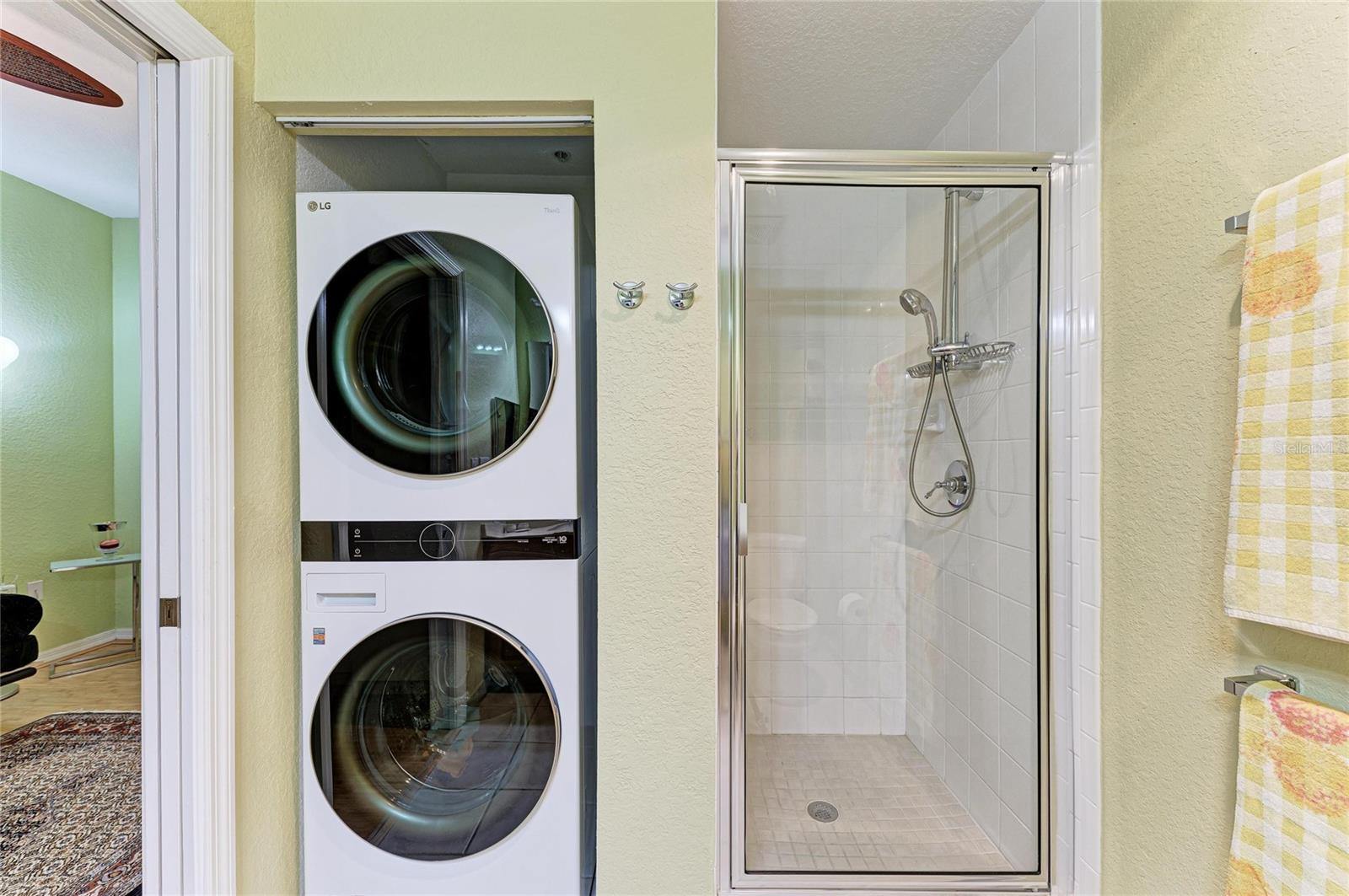 BROADWAY PROMENADE - Residential