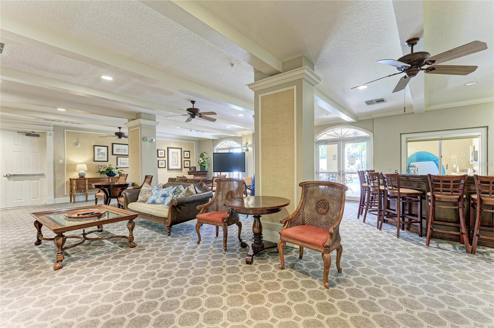 BROADWAY PROMENADE - Residential