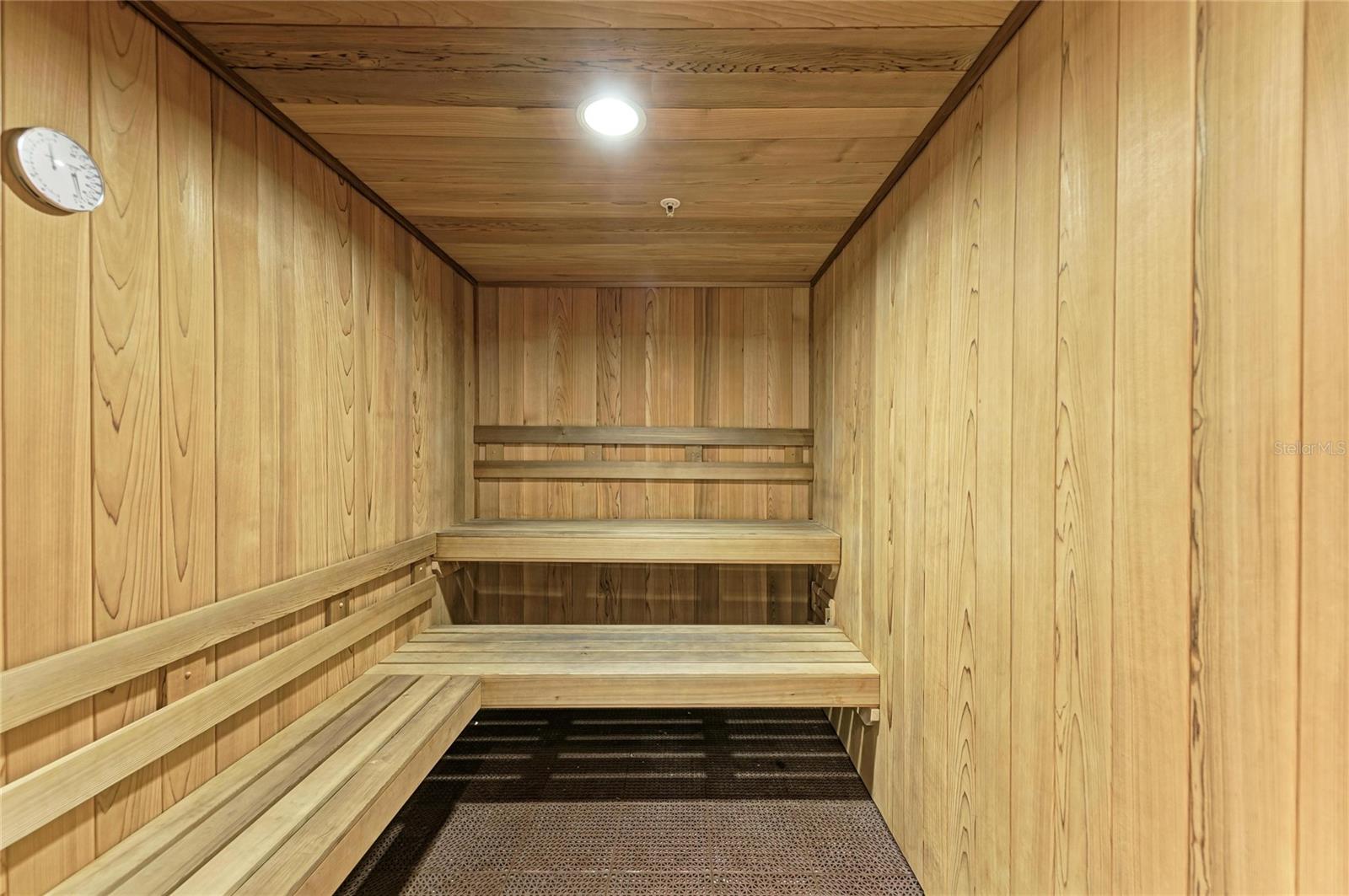 BROADWAY PROMENADE - Residential