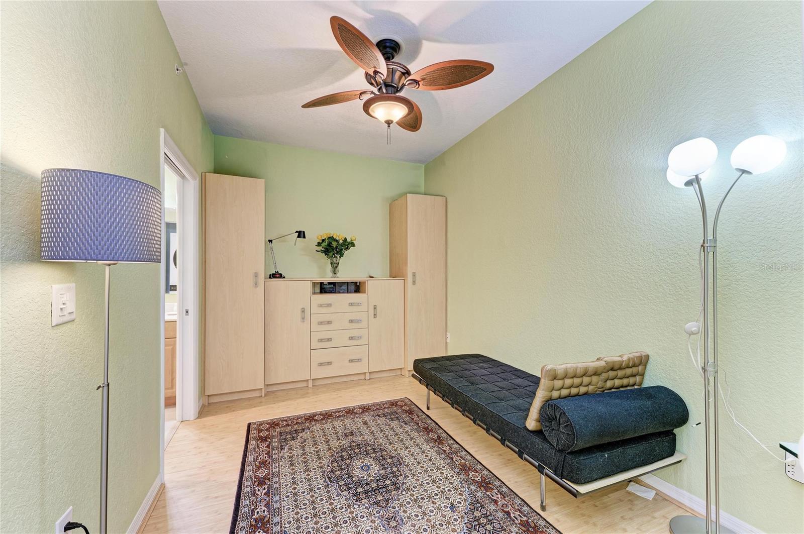 BROADWAY PROMENADE - Residential