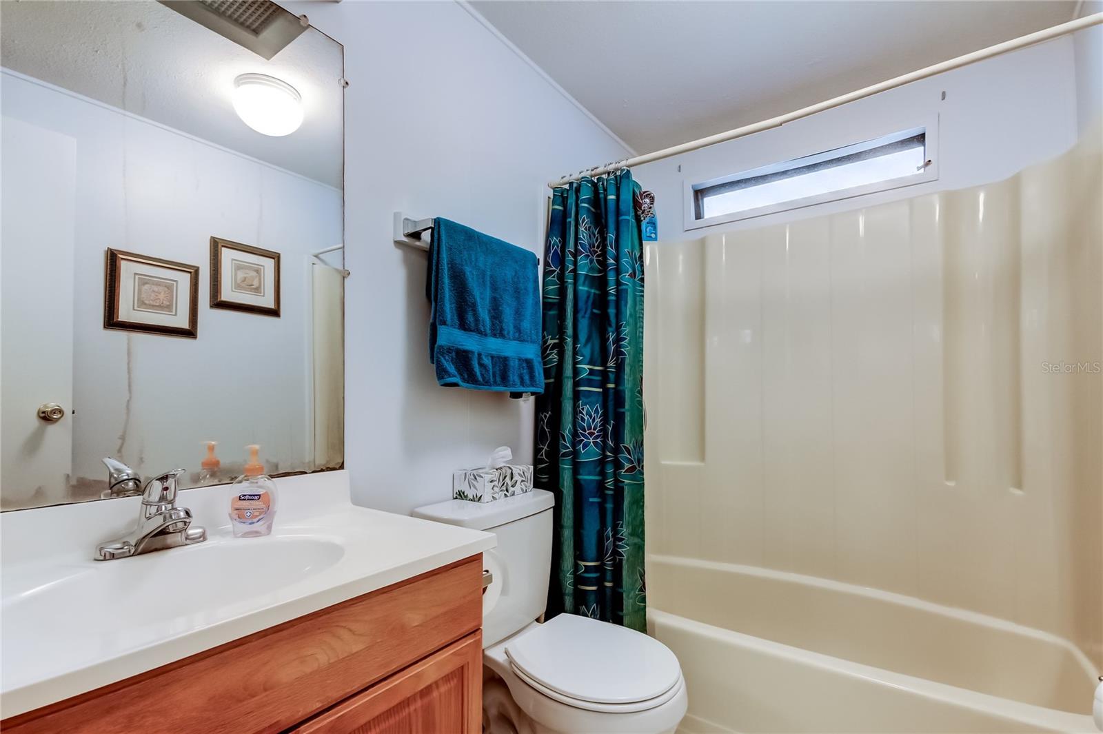 HAMPTON COURT UNREC - Residential