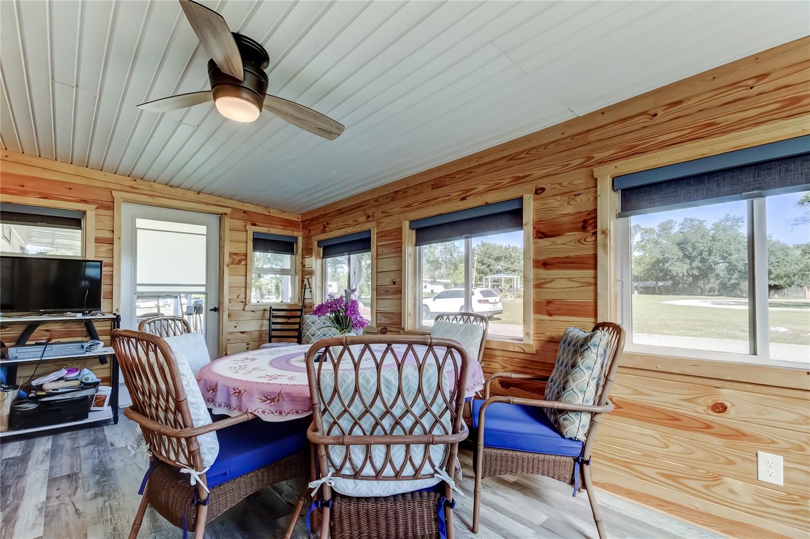 HAMPTON COURT UNREC - Residential