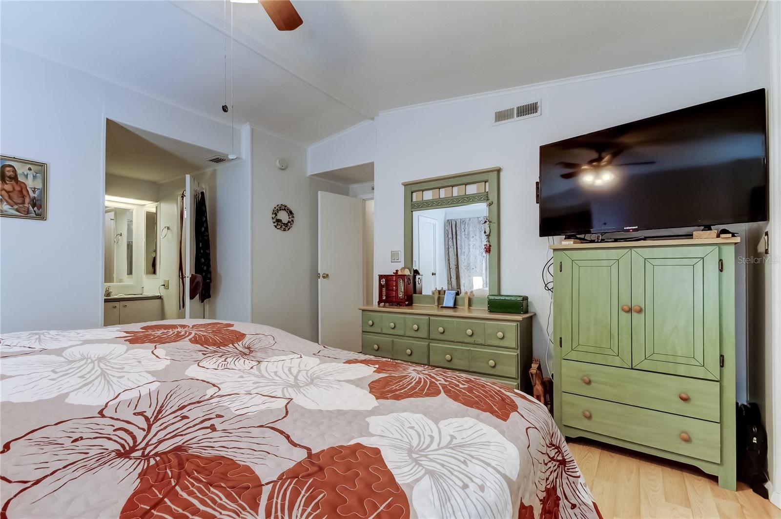 HAMPTON COURT UNREC - Residential