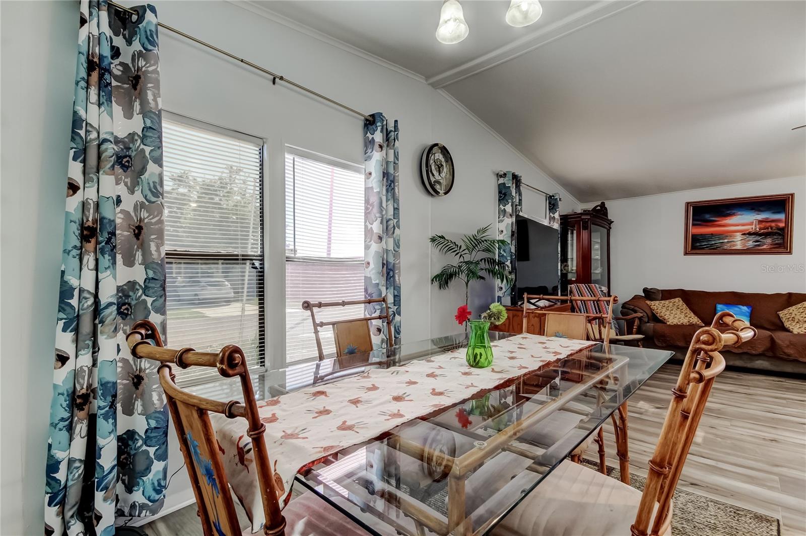 HAMPTON COURT UNREC - Residential