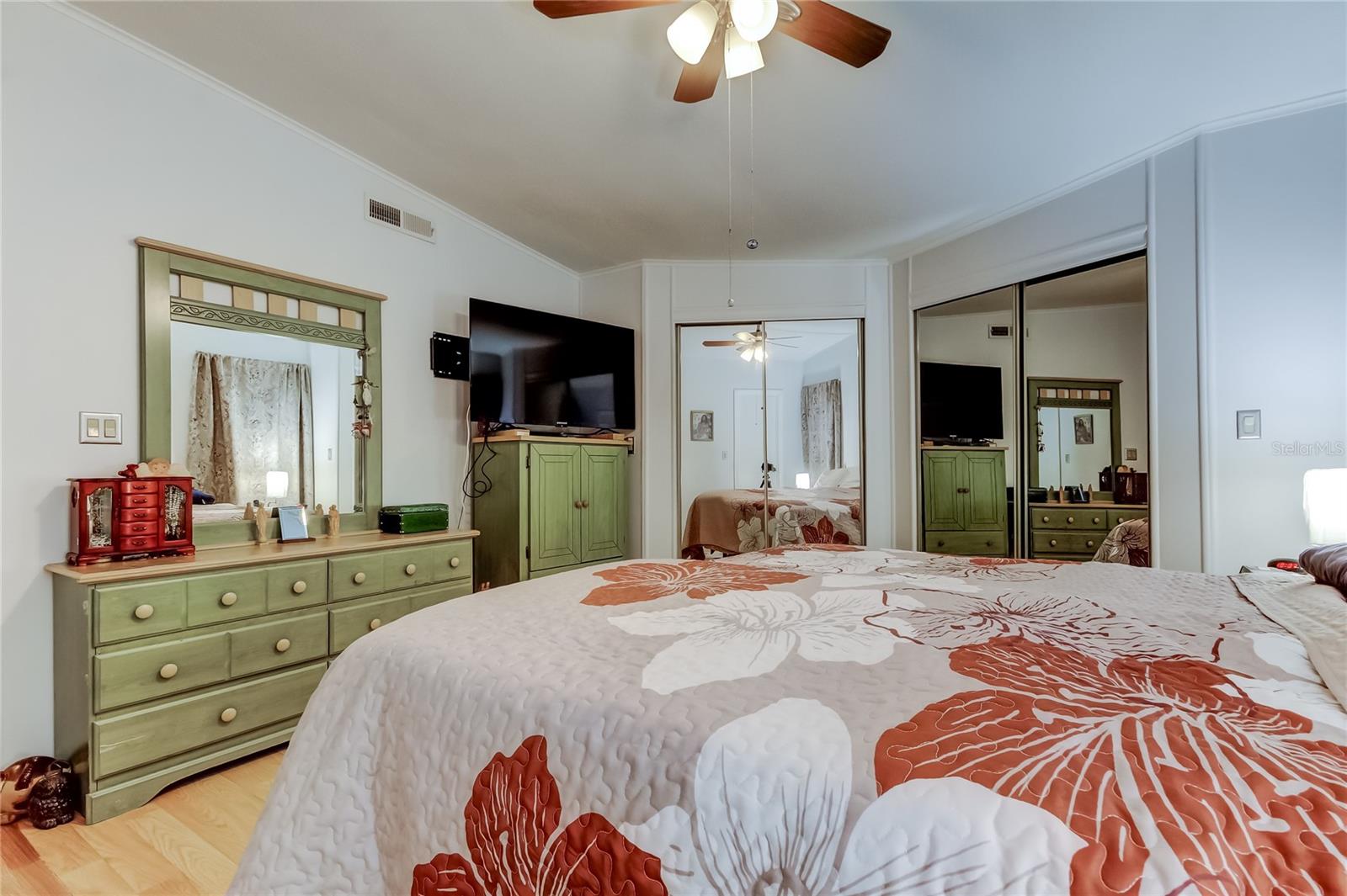 HAMPTON COURT UNREC - Residential