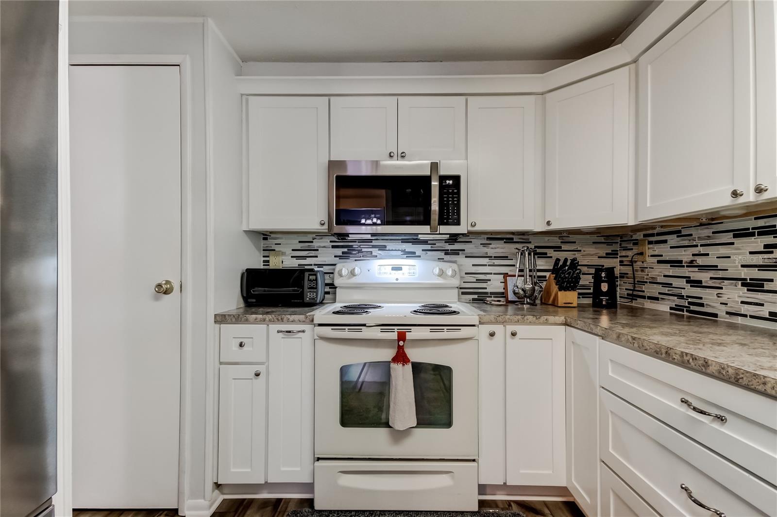 HAMPTON COURT UNREC - Residential