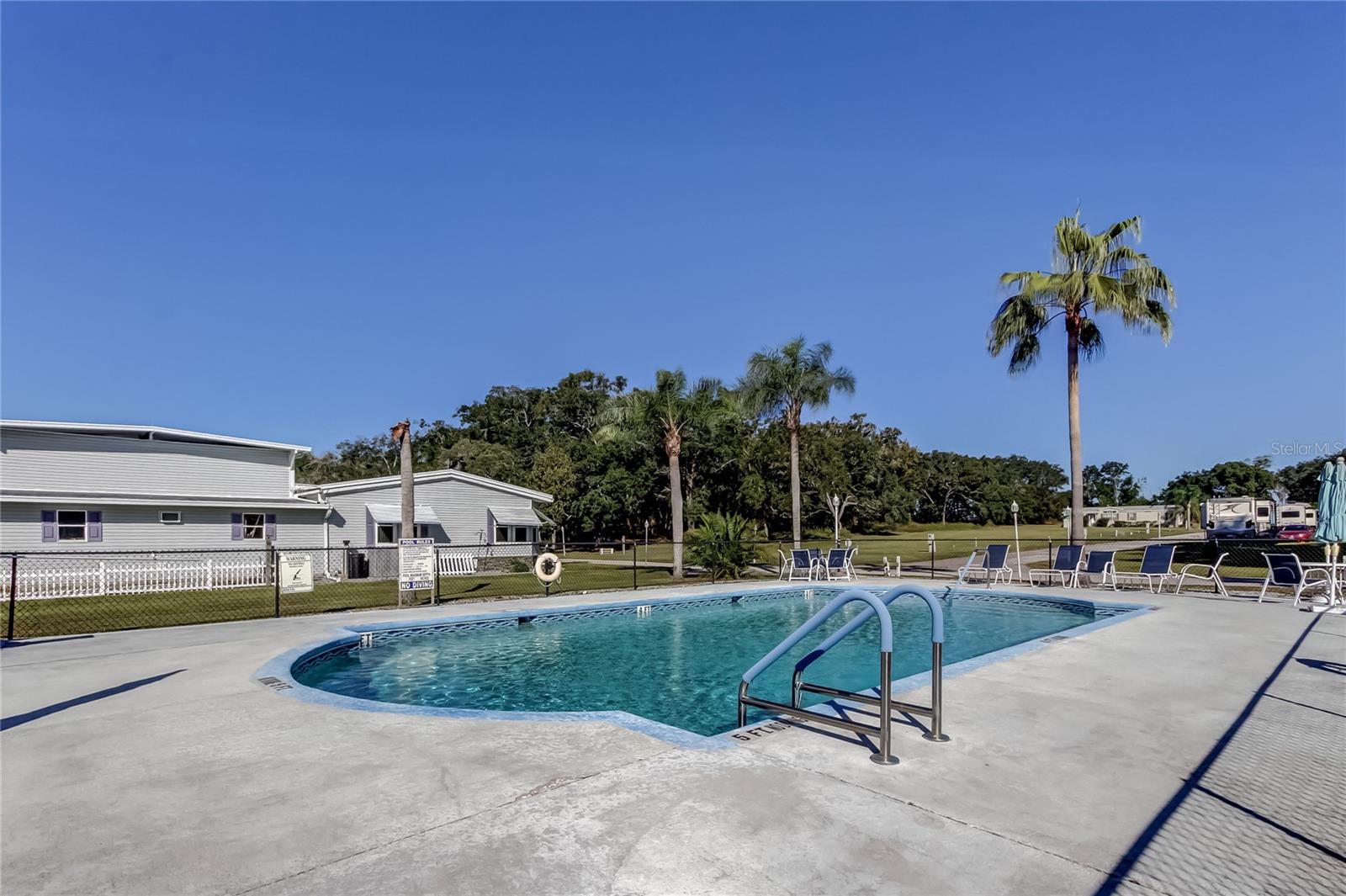 HAMPTON COURT UNREC - Residential