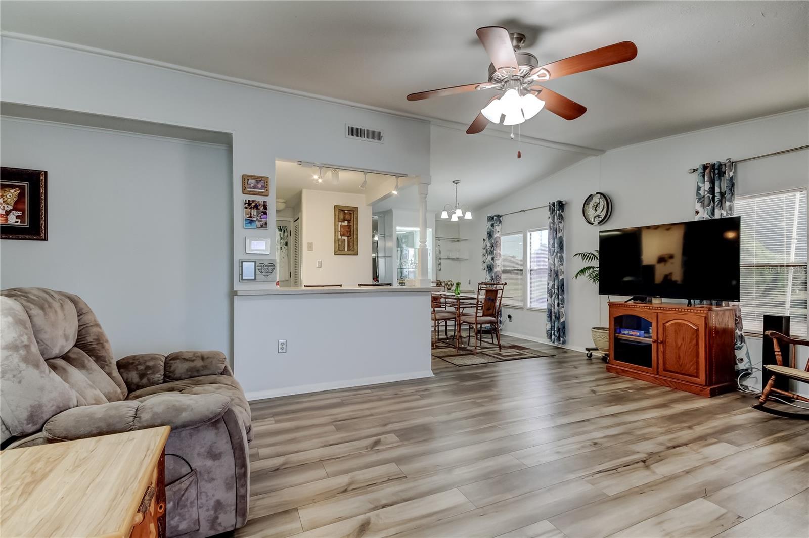 HAMPTON COURT UNREC - Residential