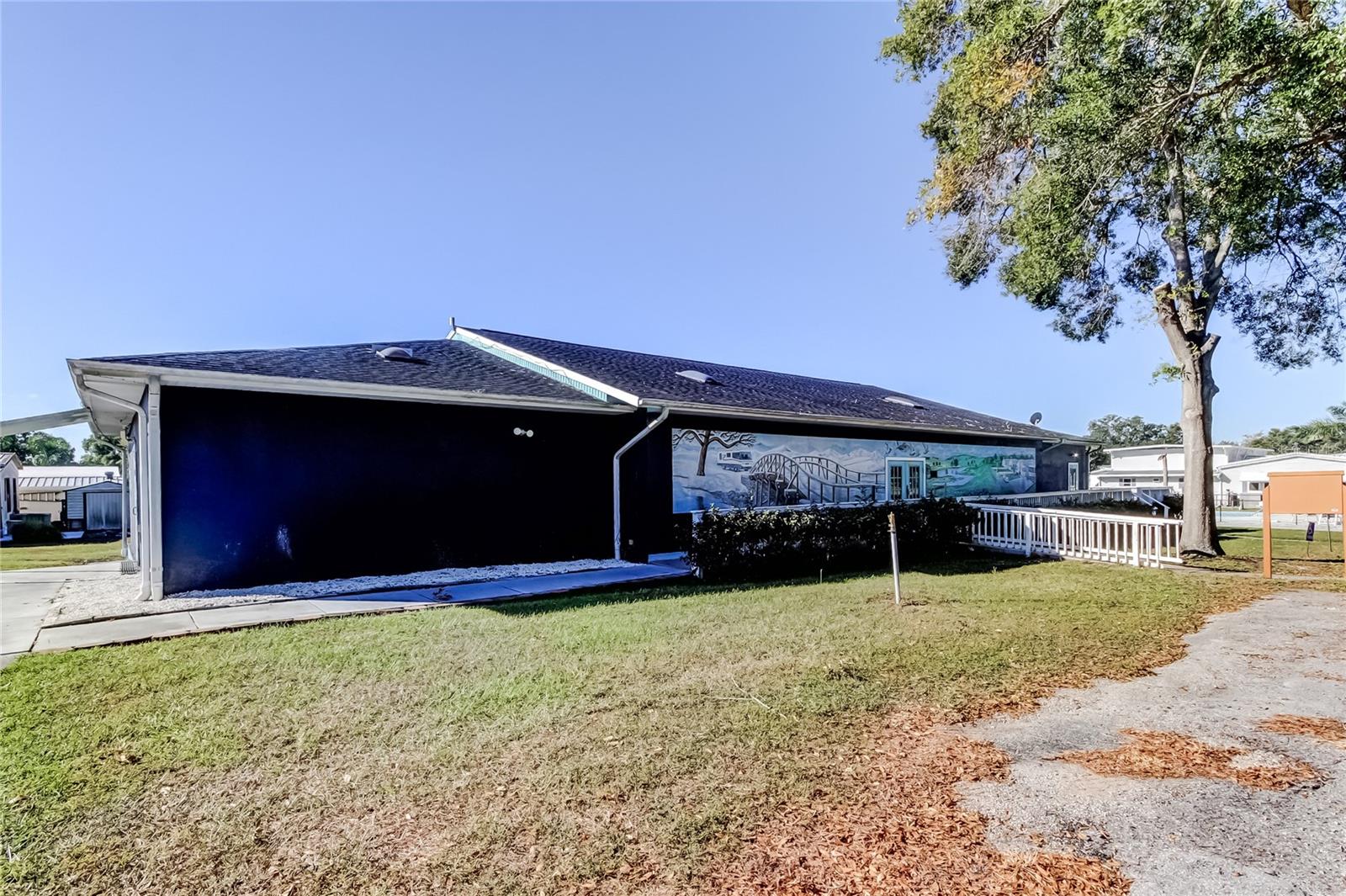 HAMPTON COURT UNREC - Residential