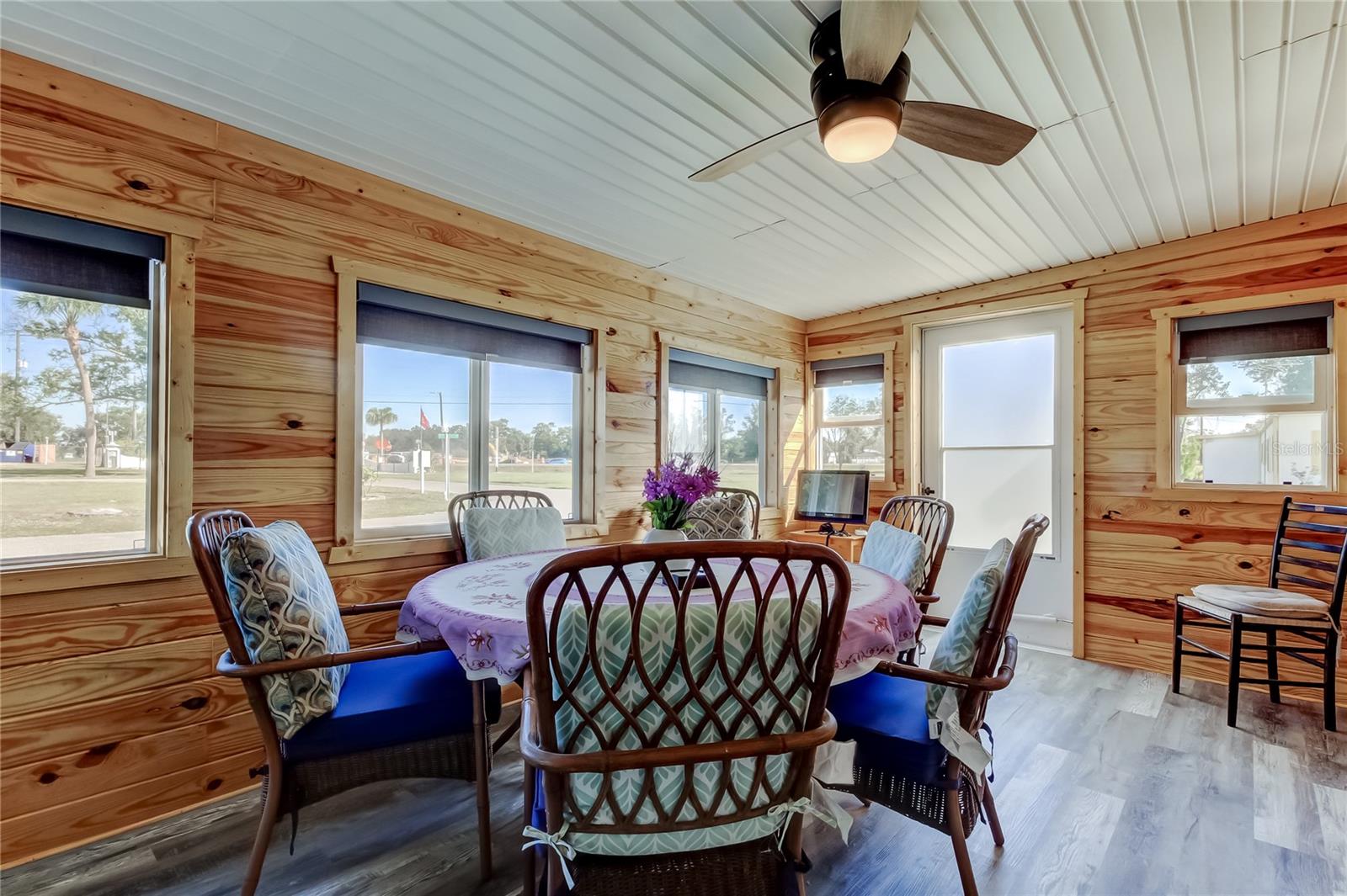 HAMPTON COURT UNREC - Residential