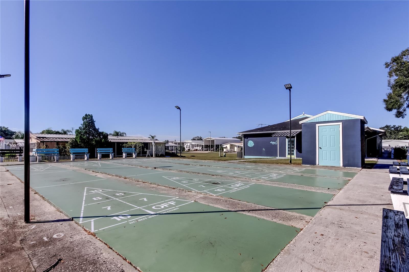 HAMPTON COURT UNREC - Residential