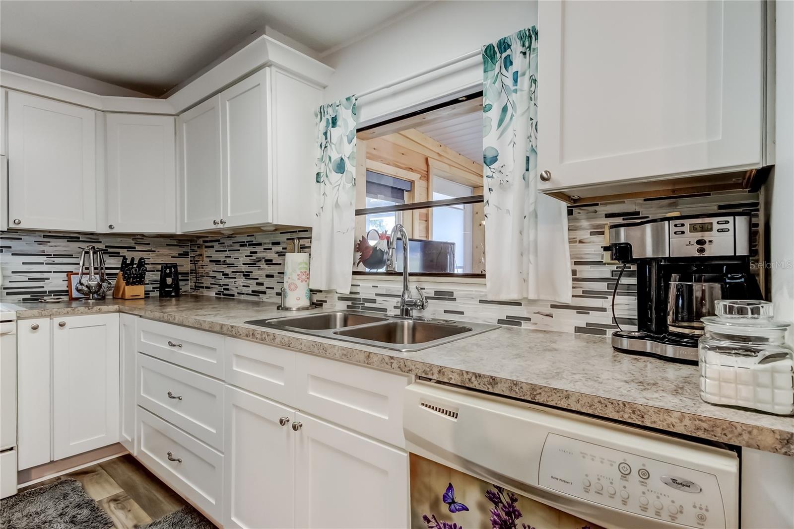 HAMPTON COURT UNREC - Residential