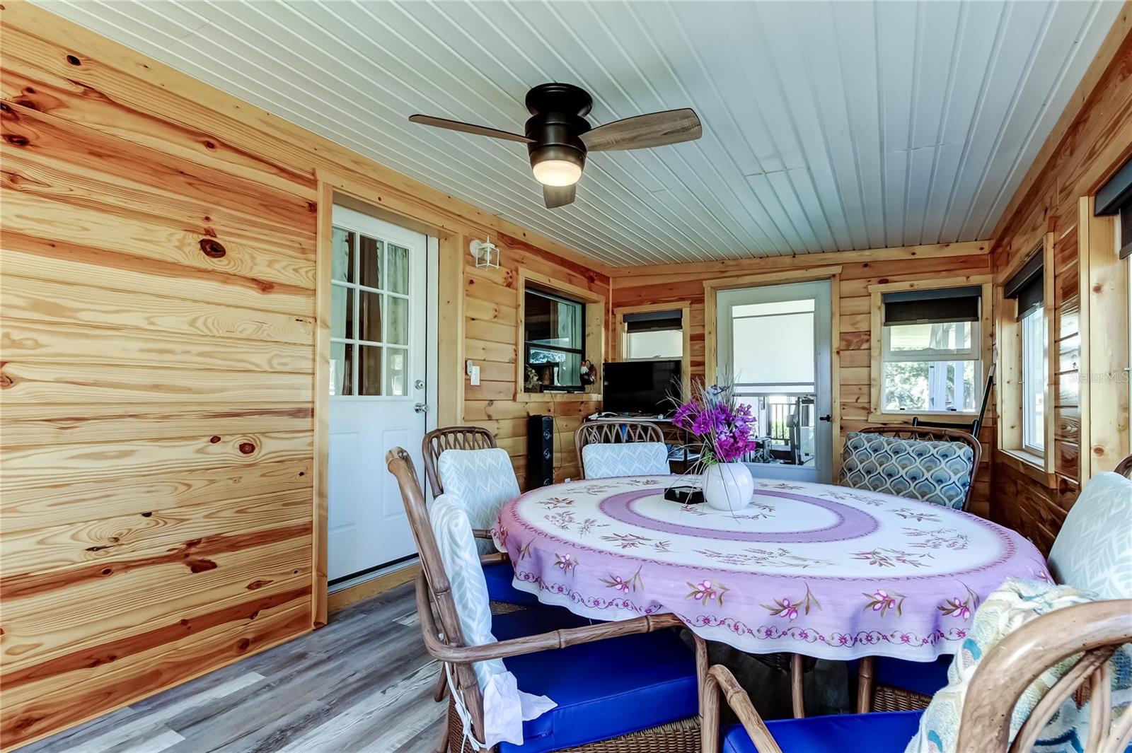 HAMPTON COURT UNREC - Residential