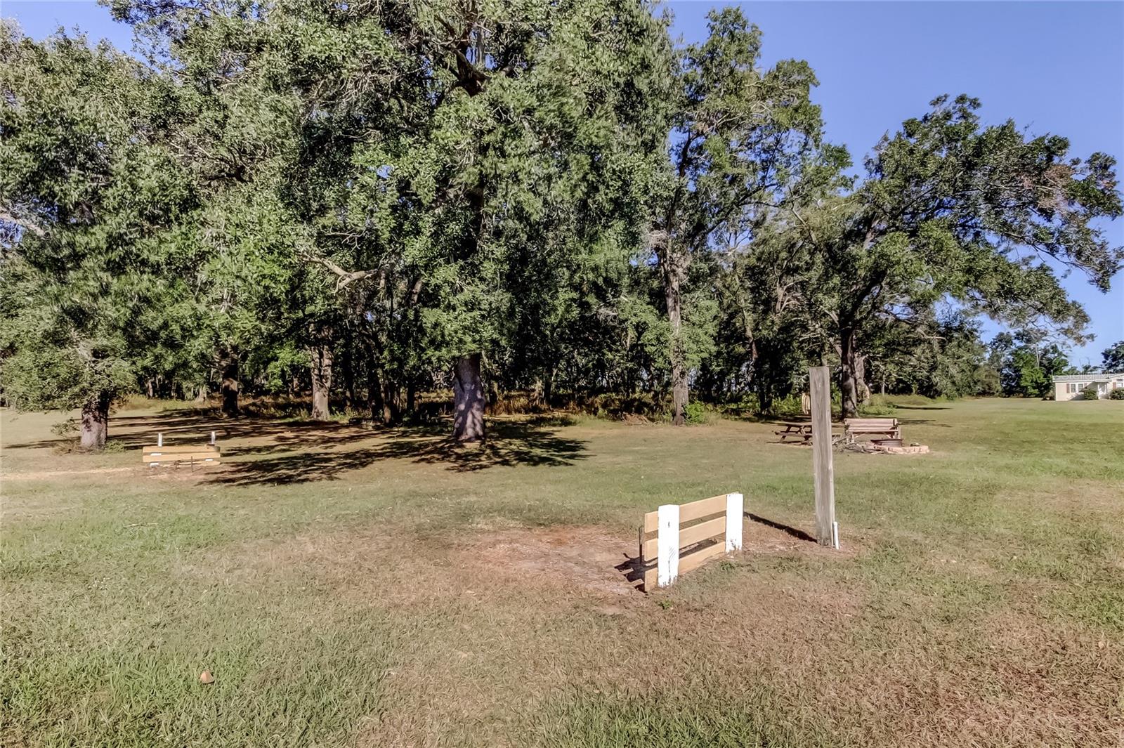 HAMPTON COURT UNREC - Residential