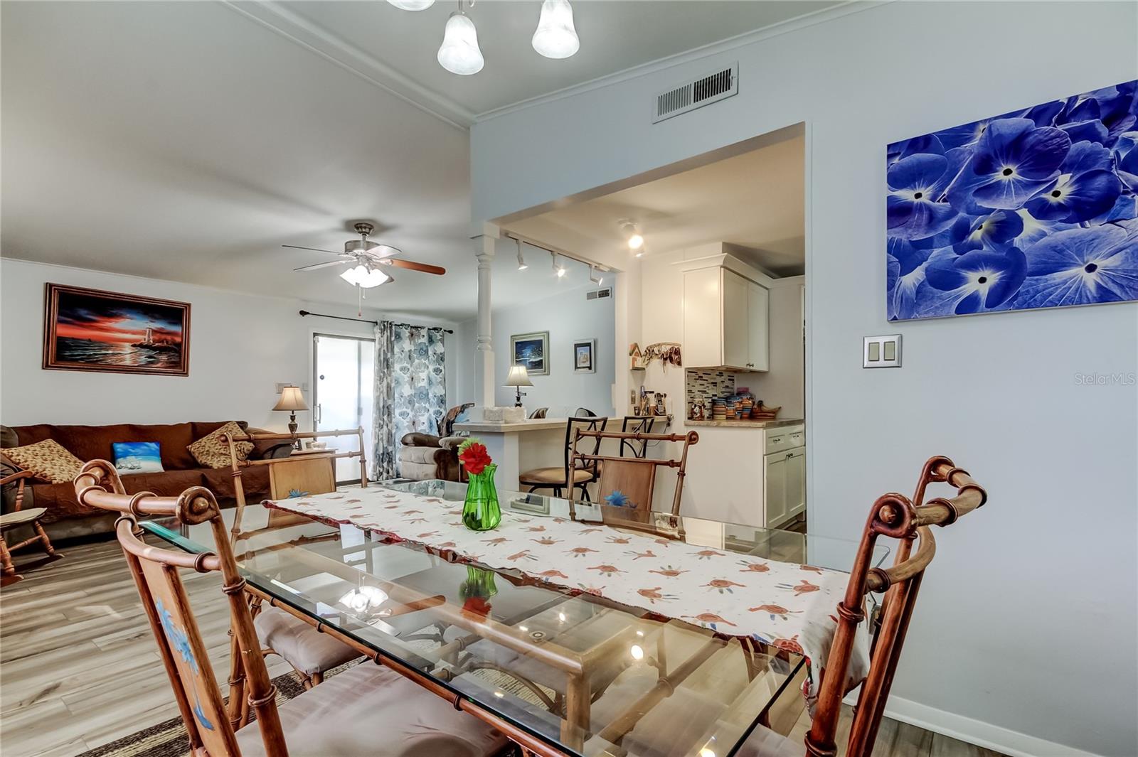 HAMPTON COURT UNREC - Residential