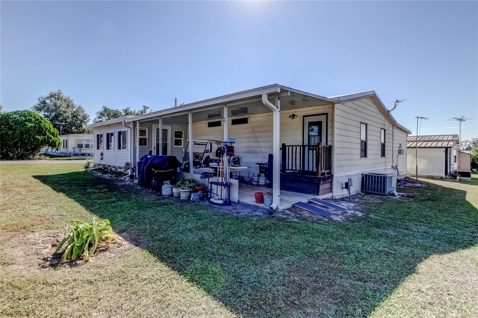 HAMPTON COURT UNREC - Residential