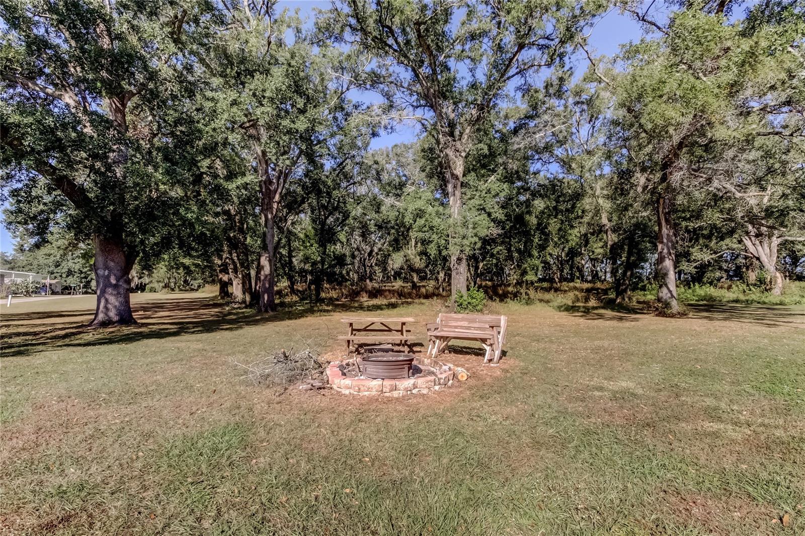 HAMPTON COURT UNREC - Residential