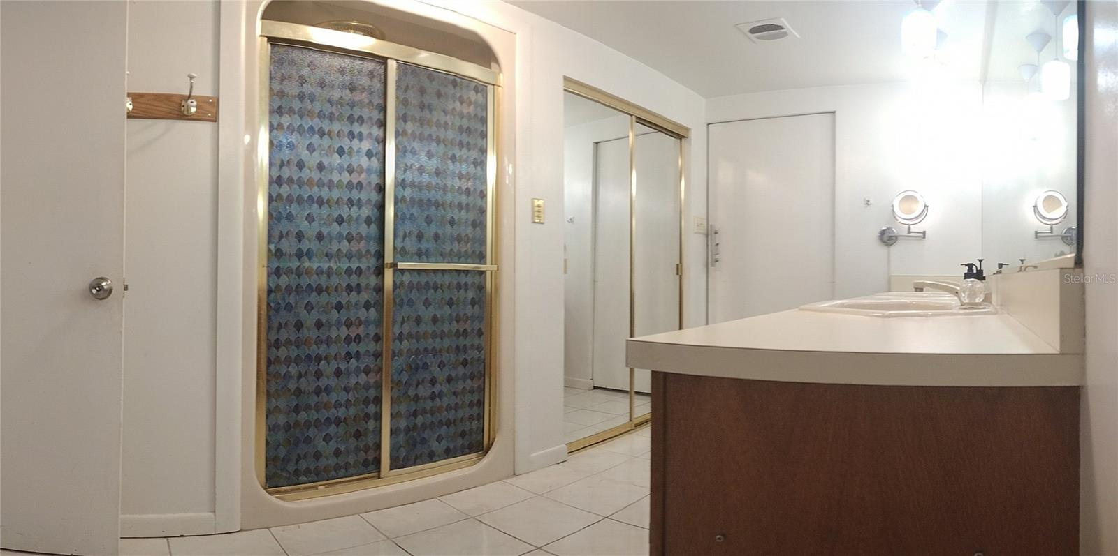 EASTWOOD - Residential