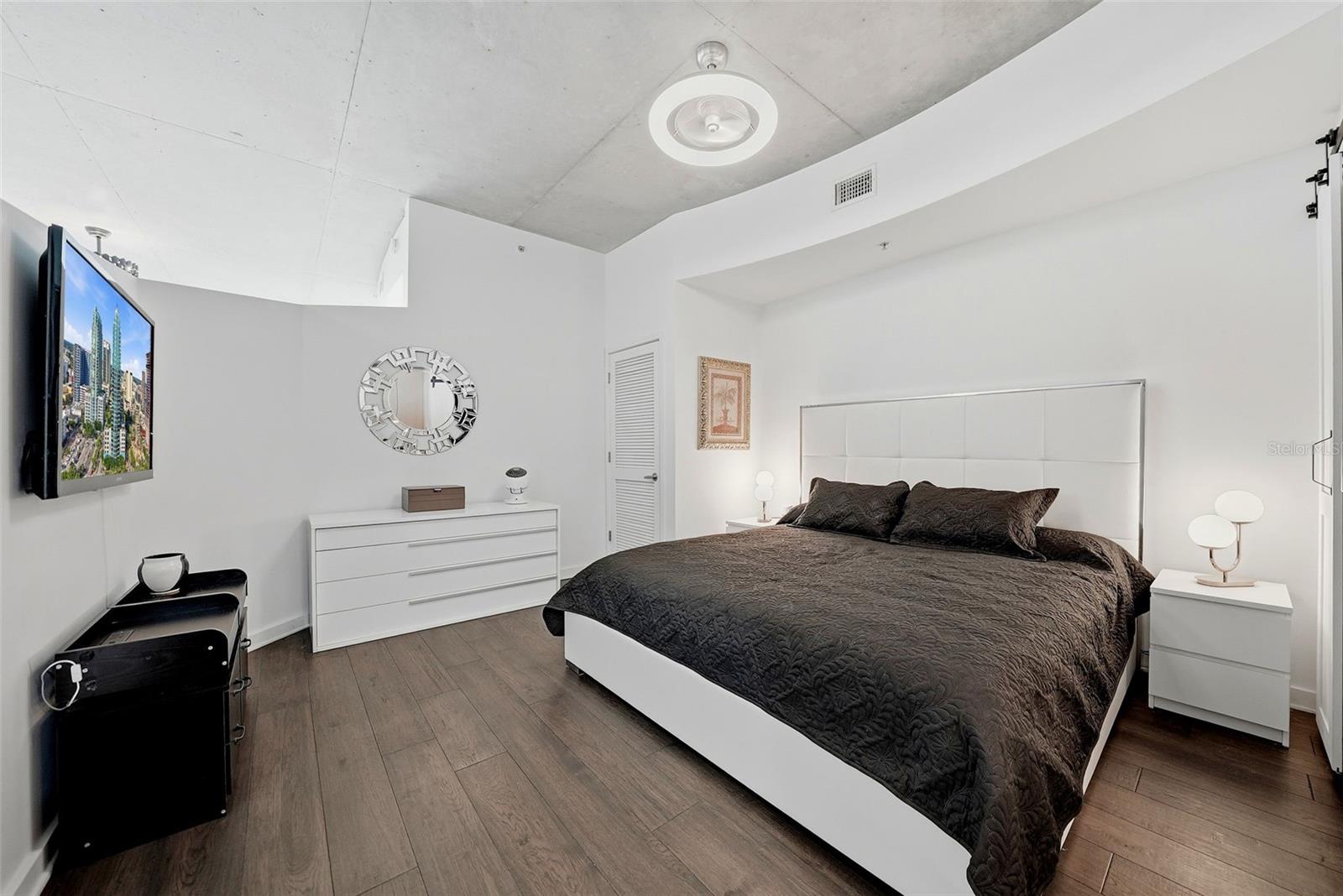 SKYPOINT A CONDO - Residential