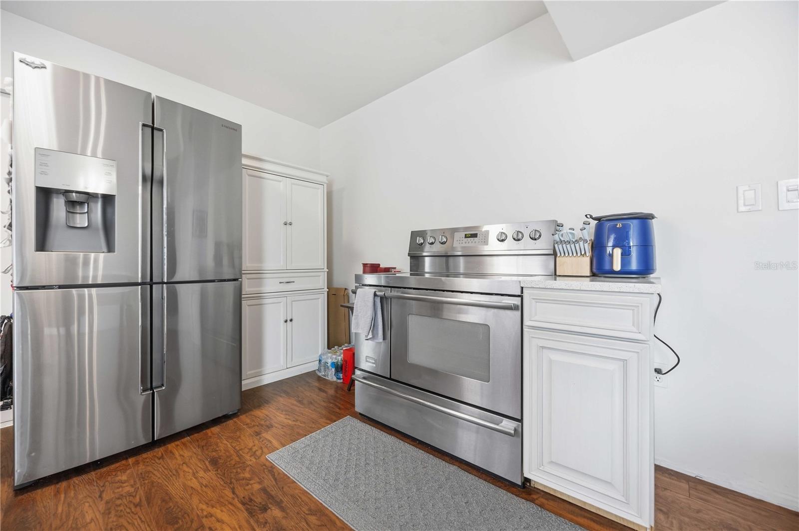 LAKE SARASOTA - Residential