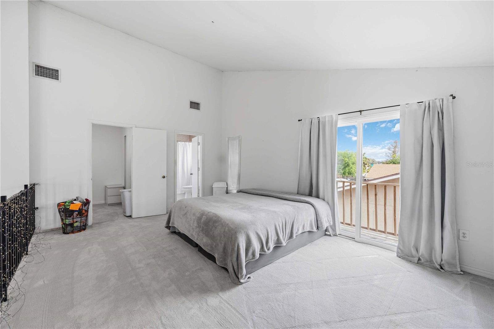 LAKE SARASOTA - Residential