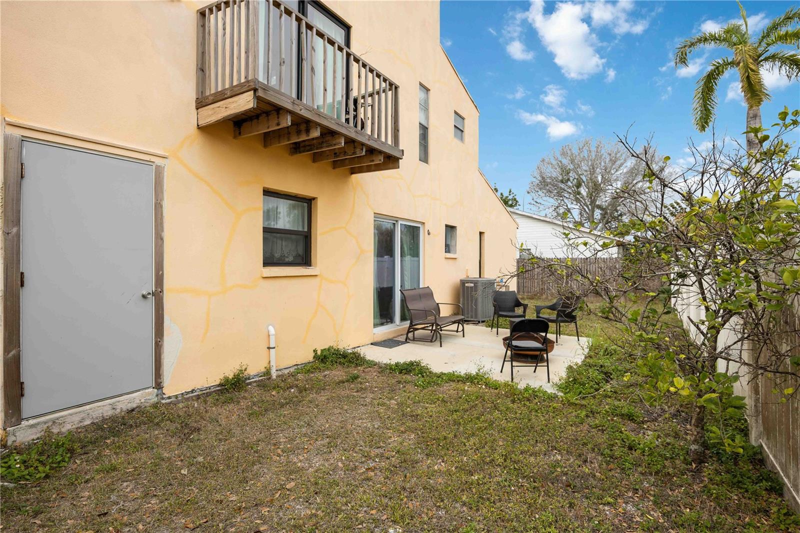 LAKE SARASOTA - Residential