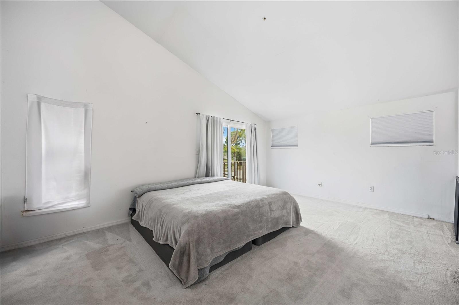 LAKE SARASOTA - Residential