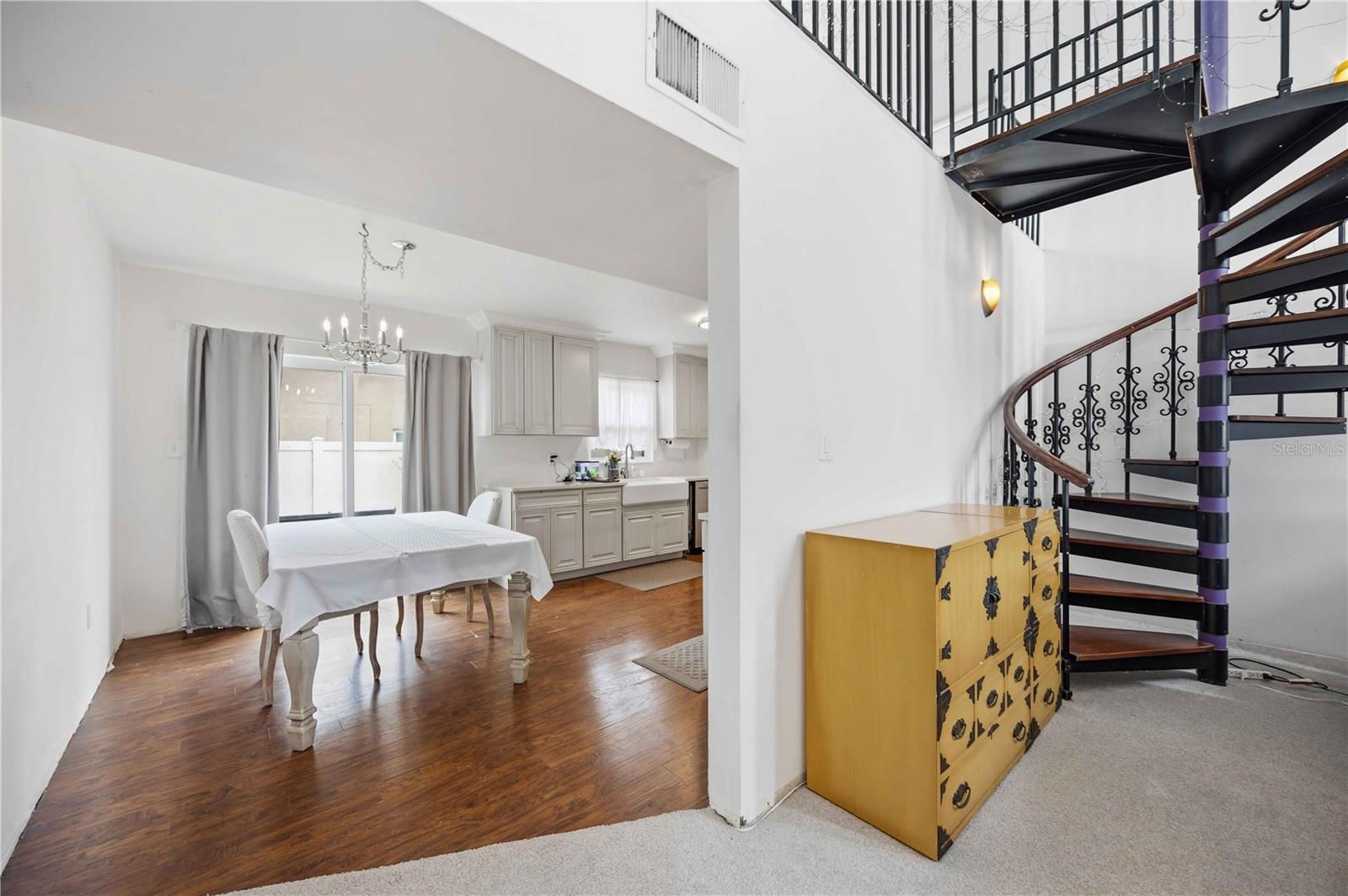 LAKE SARASOTA - Residential