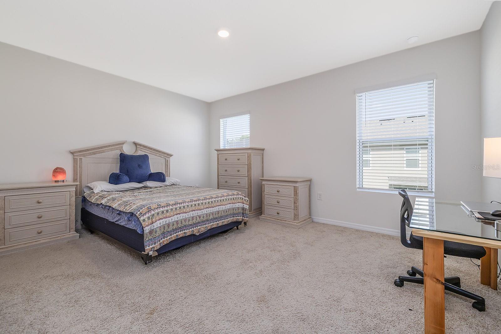 BELLA OAKS - Residential