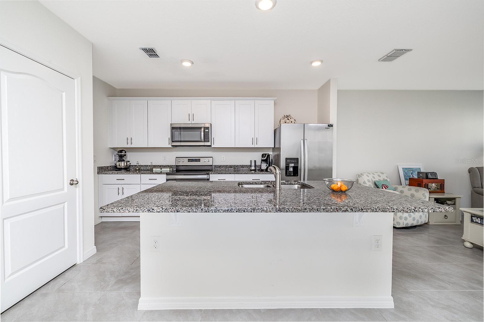 BELLA OAKS - Residential