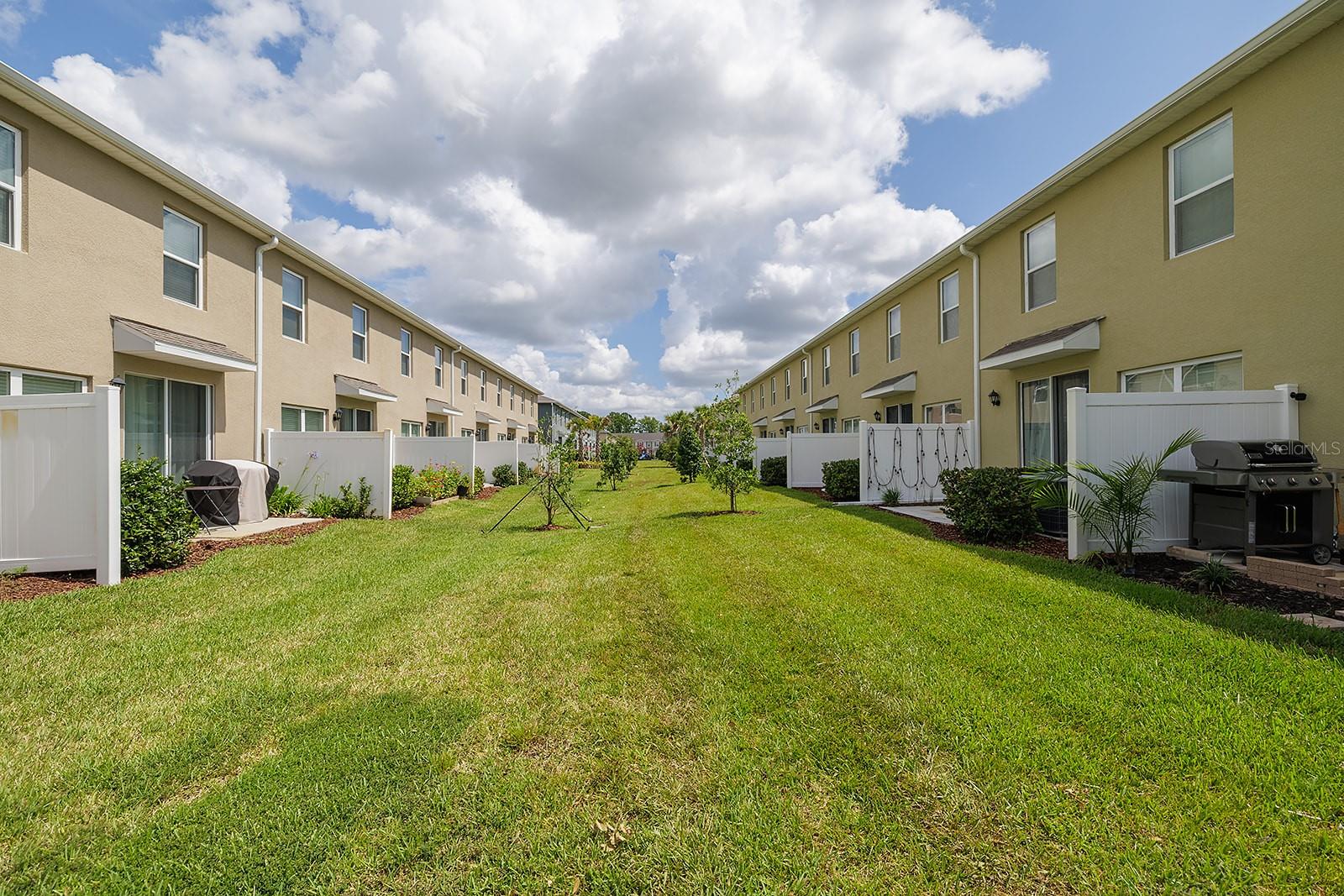 BELLA OAKS - Residential