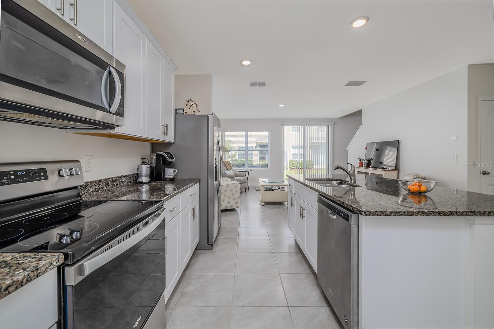 BELLA OAKS - Residential