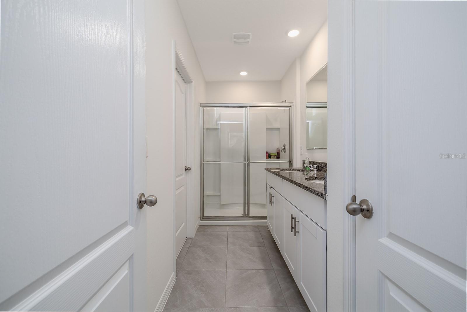 BELLA OAKS - Residential