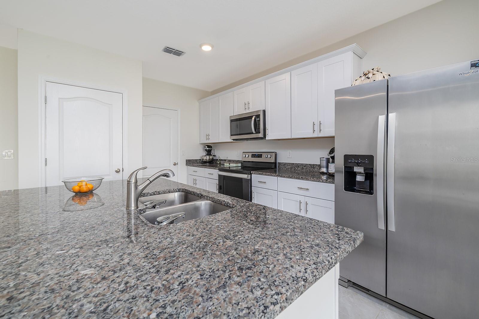 BELLA OAKS - Residential