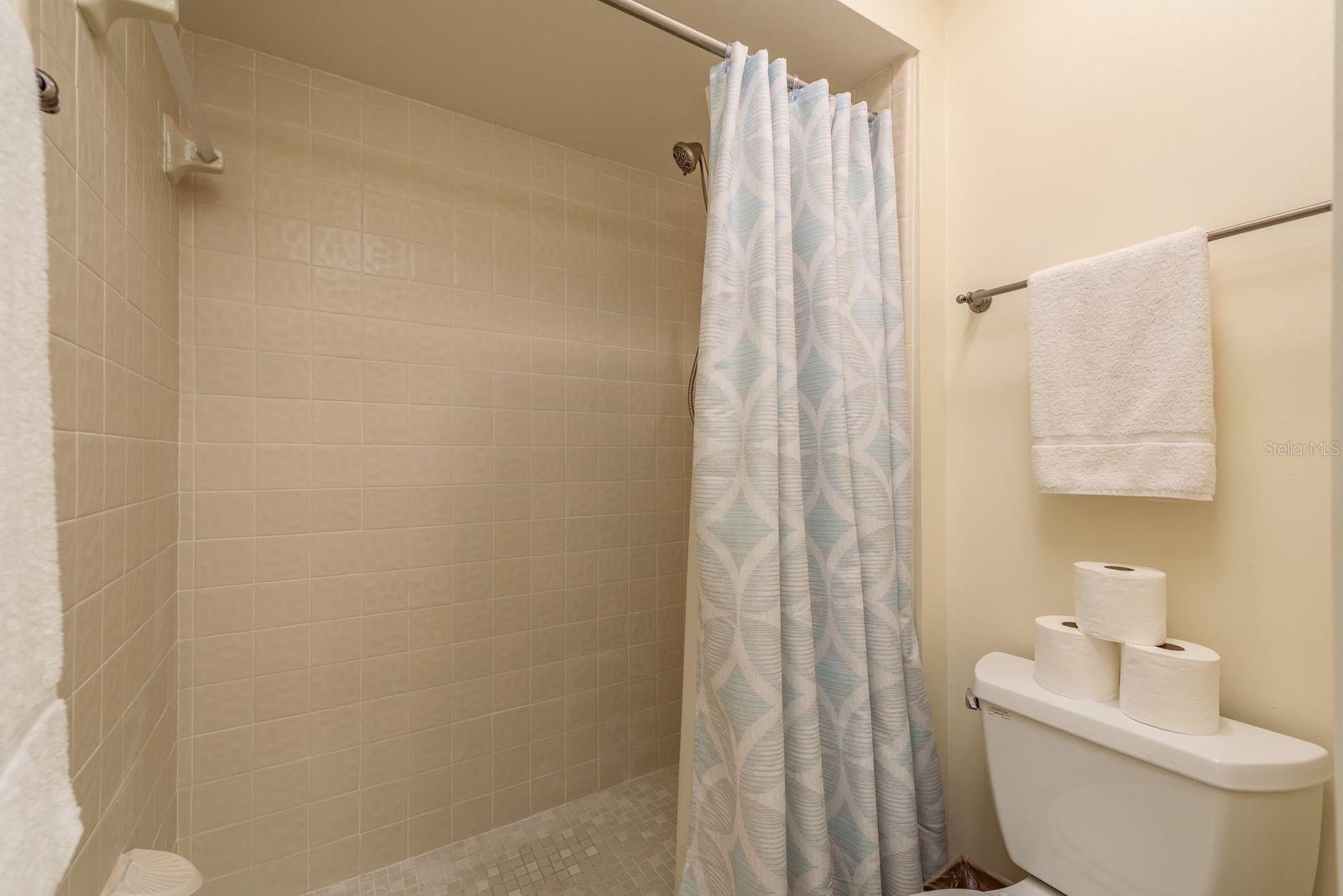 LOS PRADOS CONDO - Residential