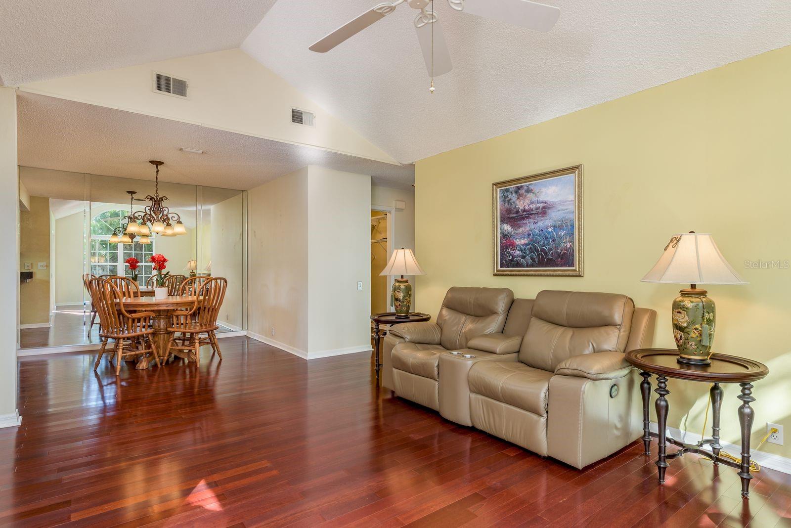 LOS PRADOS CONDO - Residential