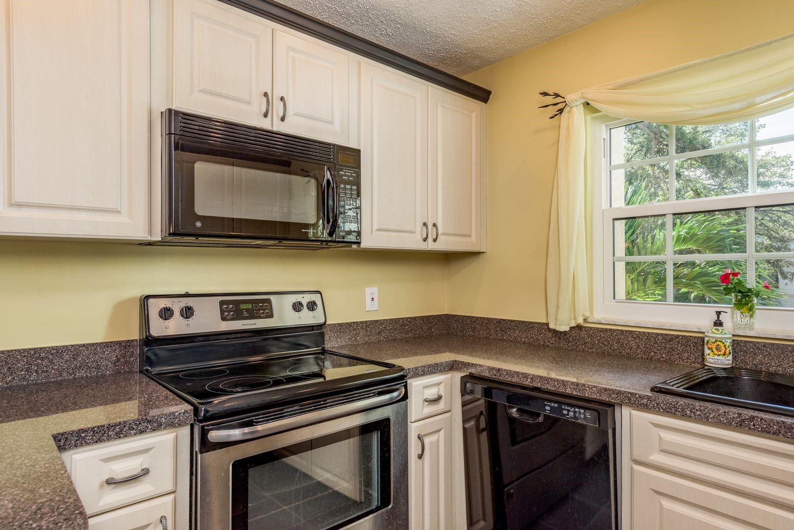 LOS PRADOS CONDO - Residential