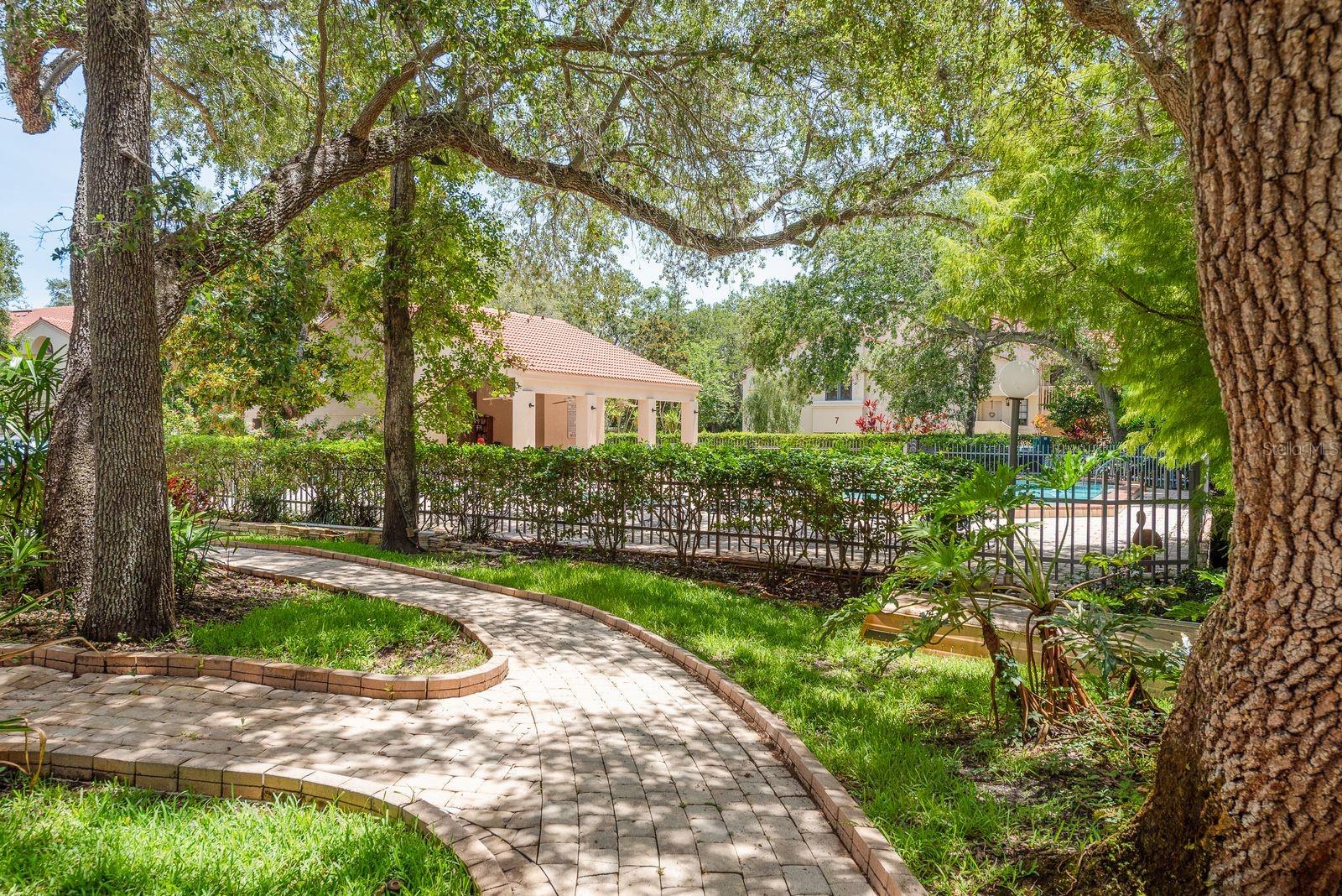 LOS PRADOS CONDO - Residential