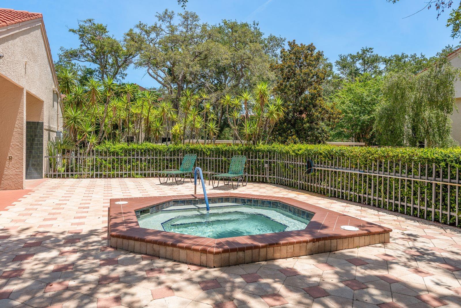 LOS PRADOS CONDO - Residential