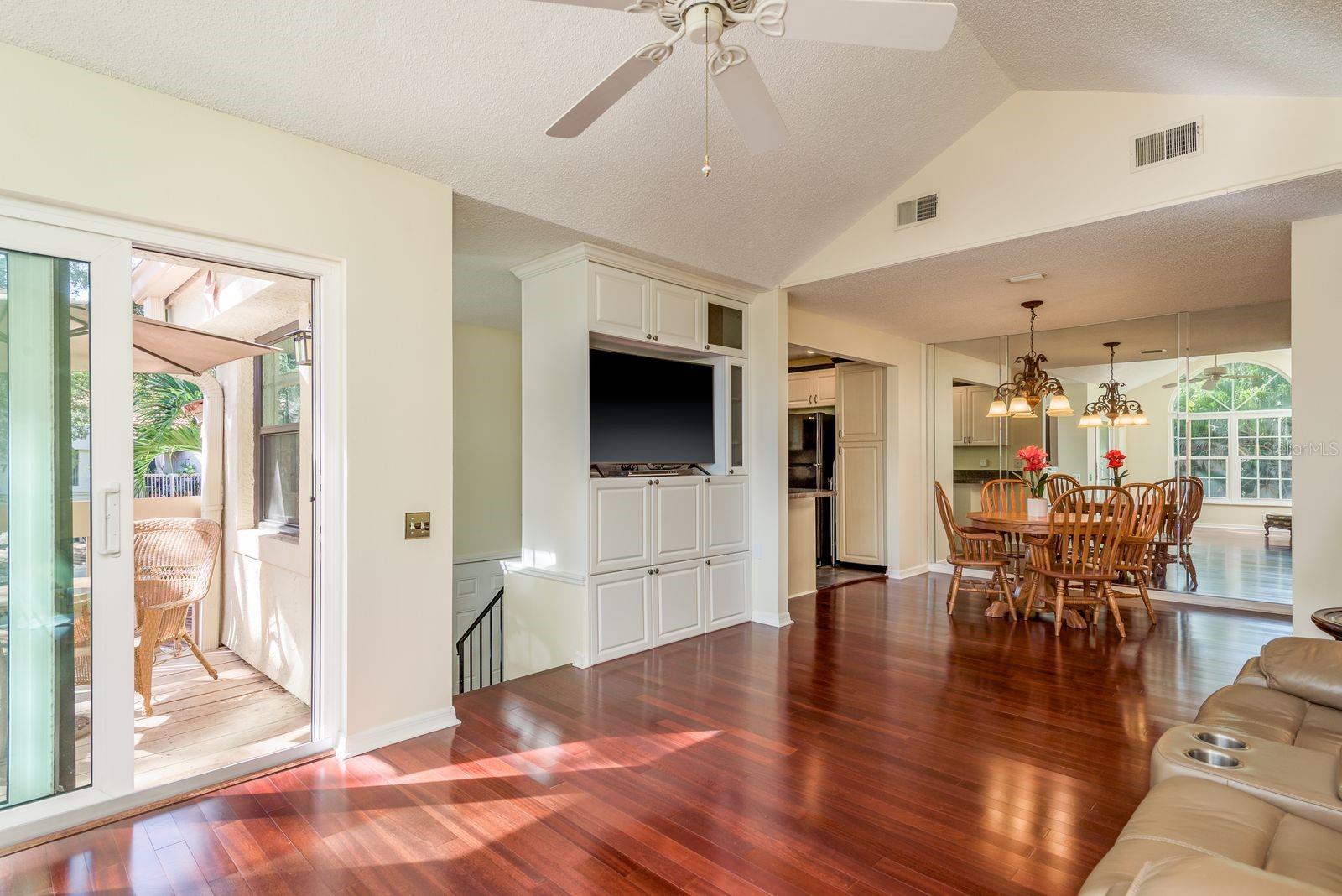 LOS PRADOS CONDO - Residential