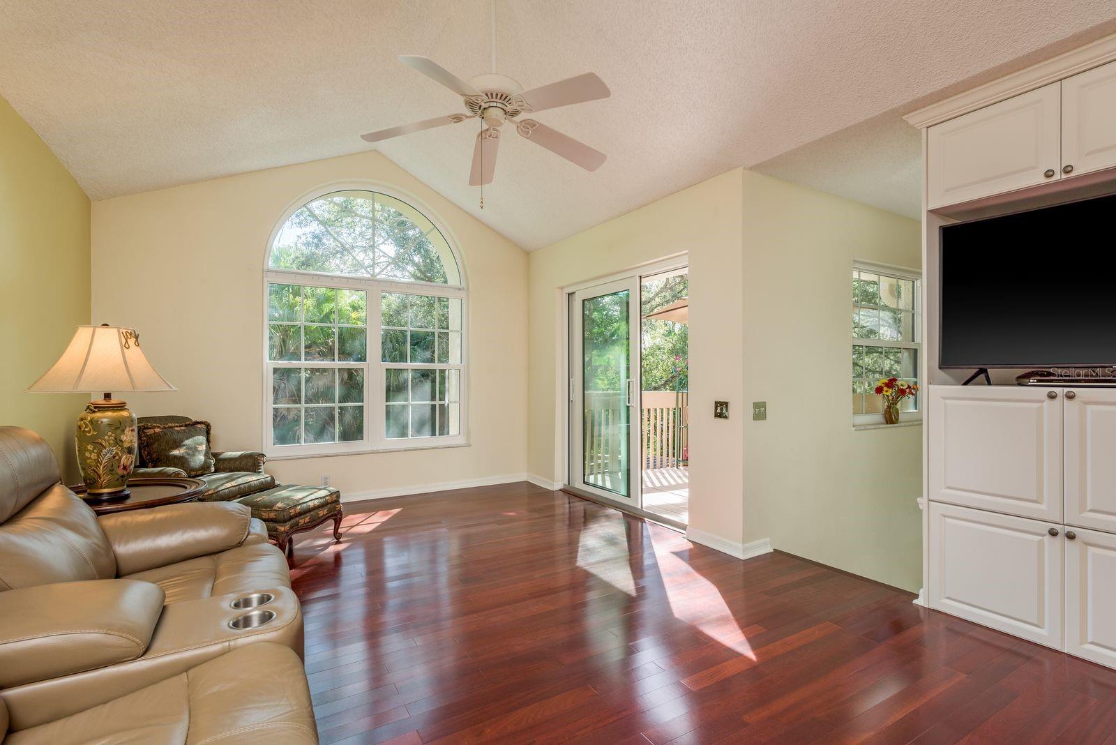 LOS PRADOS CONDO - Residential